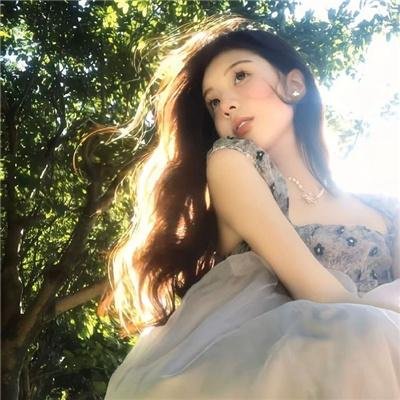 像两滴水